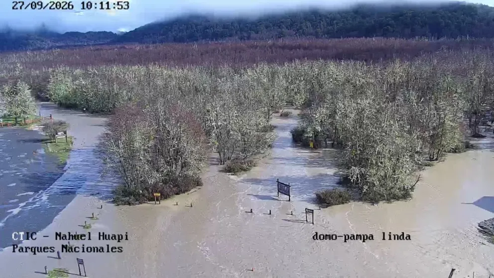 Creció el río Manso, cayó un puente y cerraron el acceso a Cerro Tronador