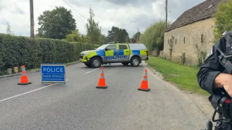 Evacúan viviendas en Inglaterra tras hallar explosivos cerca de una base de Estados Unidos