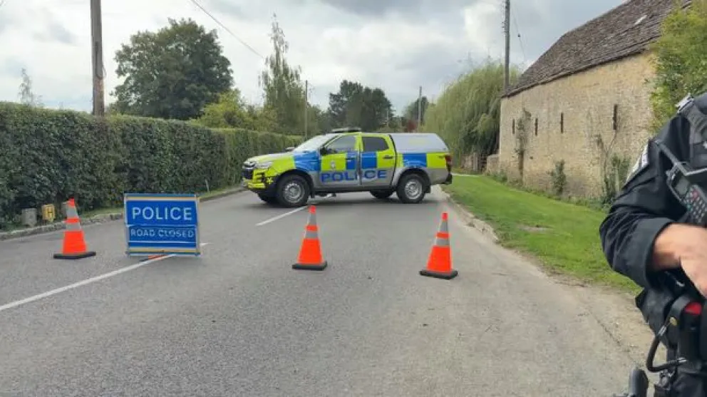 Evacúan viviendas en Inglaterra tras hallar explosivos cerca de una base de Estados Unidos