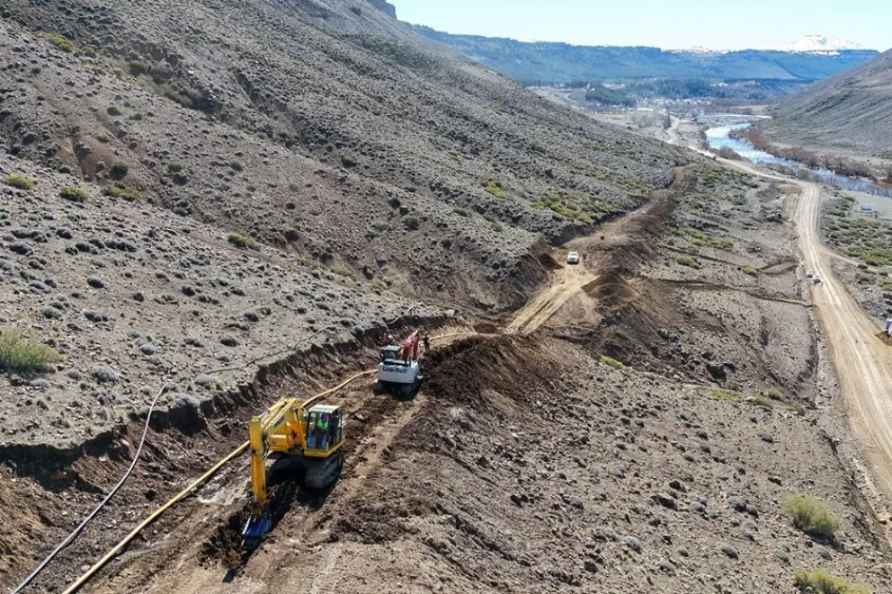 Gas, fibra óptica y asfalto: obras que transforman la infraestructura del Alto Neuquén