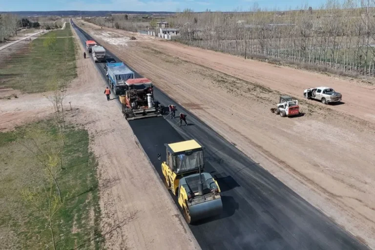 La repavimentación de la Ruta Provincial 6 entre Rincón de los Sauces y Crucero Catriel supera el 57% de avance