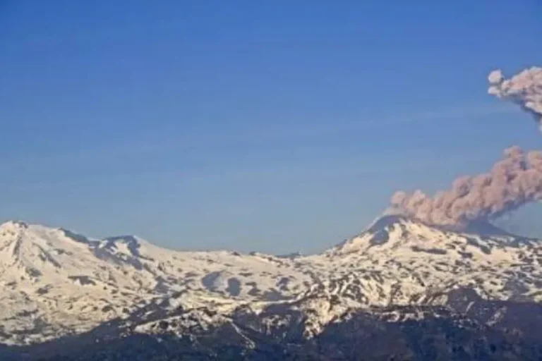 Nuevo pulso en Nevados de Chillán: amplían la zona de afectación y advierten por más actividad