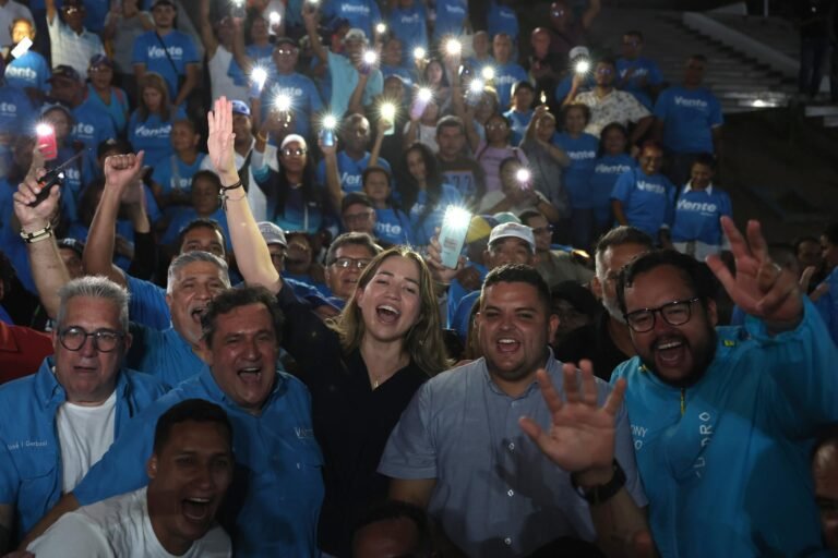 Tras los intentos frustrados de retorno a Venezuela de María Corina Machado, vuelve su jefa de comunicaciones